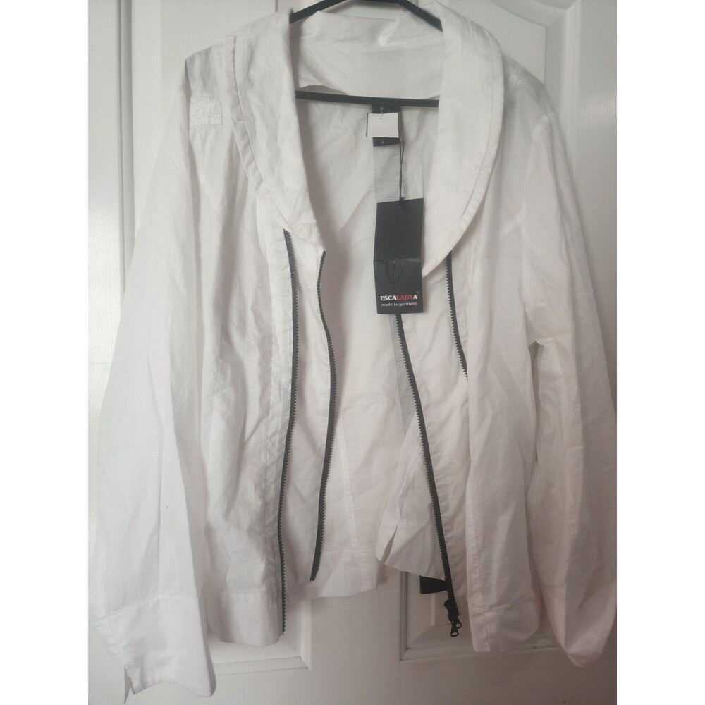 New Escaladya  jacket